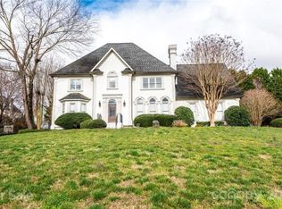 4215 3rd St NW, Hickory, NC 28601