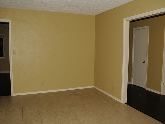3rd image of 639 S Maywood Dr