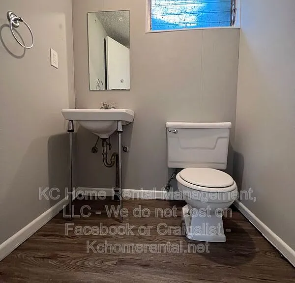 6708 W 71st Ter — Photo 23
