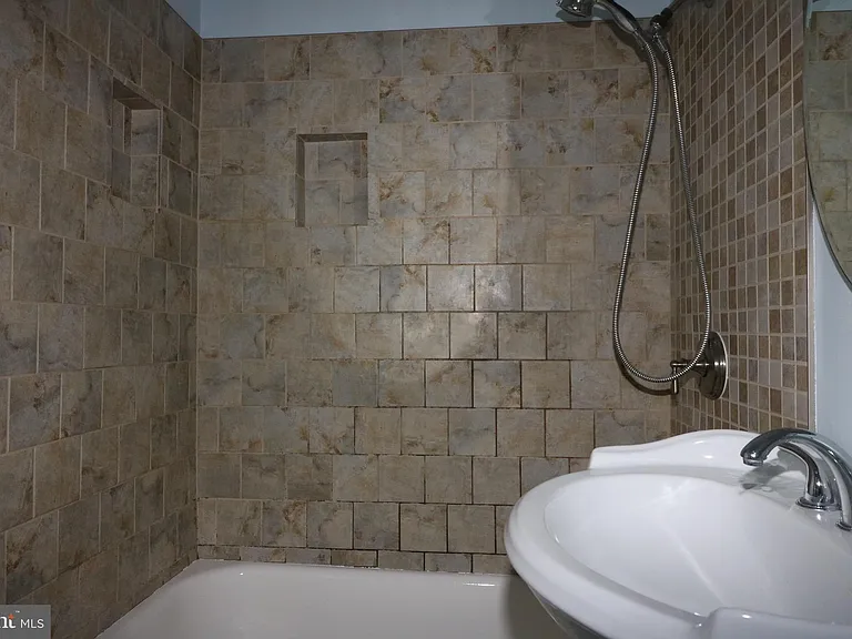 9302 Frostburg Way — Photo 22