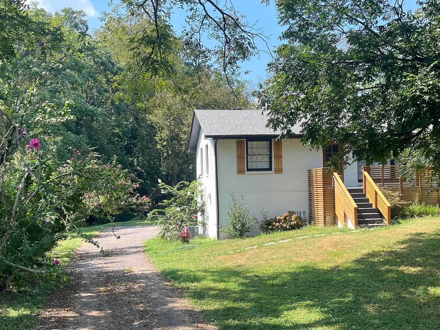 Studio, 700 sqft, $1,650 — Photo 1