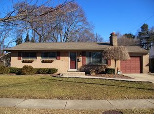 537 Hill St, Rochester, MI 48307