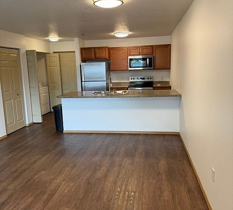 5th image of 909 Byron St #909102