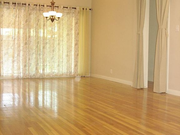 2nd image of 1106 W Teresa St