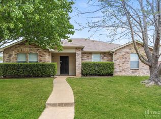 643 Pondview Dr, Cedar Hill, TX 75104