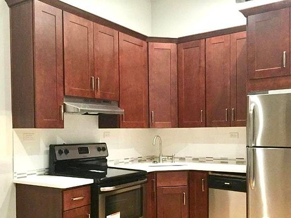 2nd image of 729 Quincy St APT 1