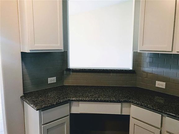 5th image of 820 Winnsboro Dr