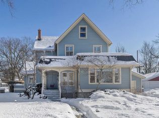 213 Woodside Rd, Riverside, IL 60546