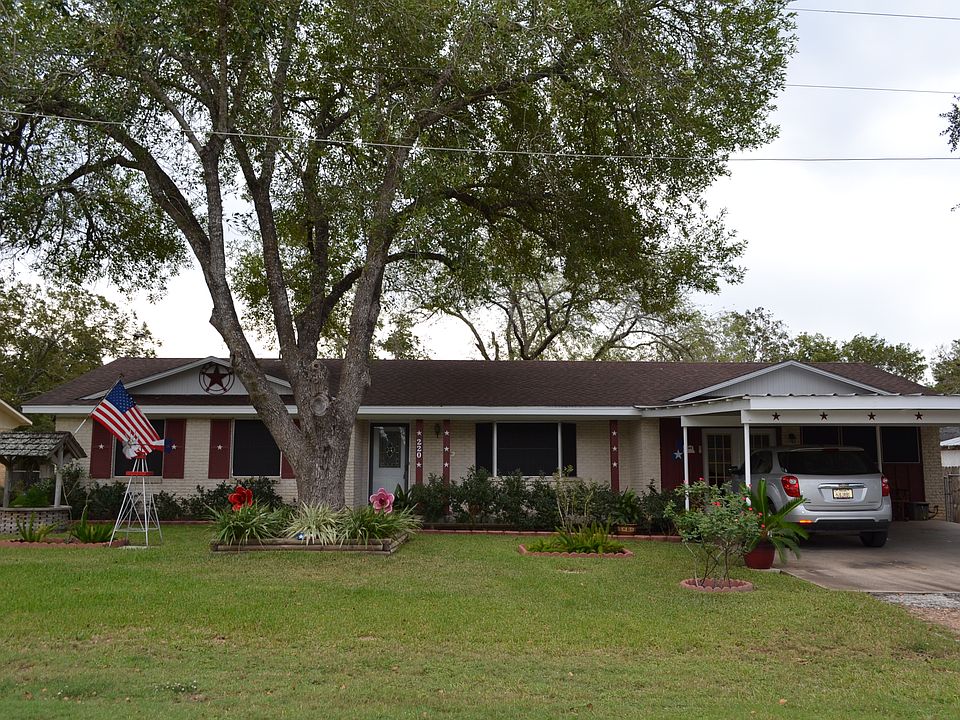 1st image of 220 E 9th St