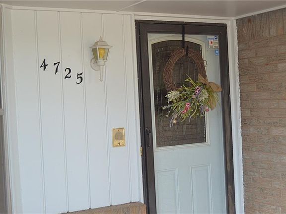 4th image of 4725 NE 33rd St
