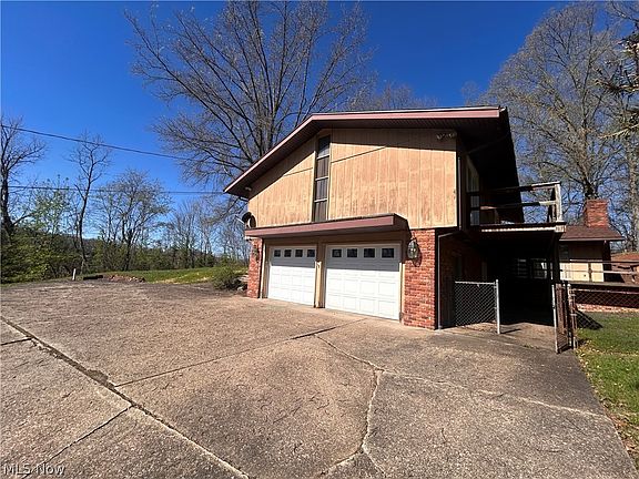 3rd image of 105 Colegate Woods Dr