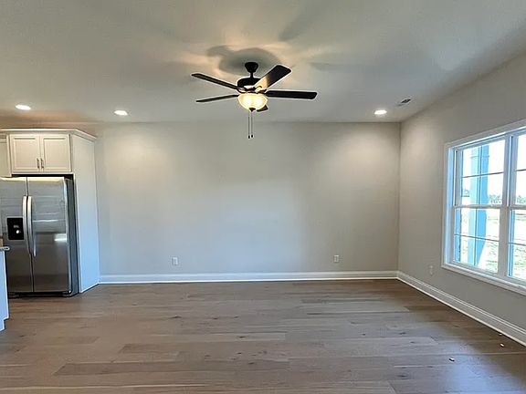 4th image of 3475 Southall Blvd
