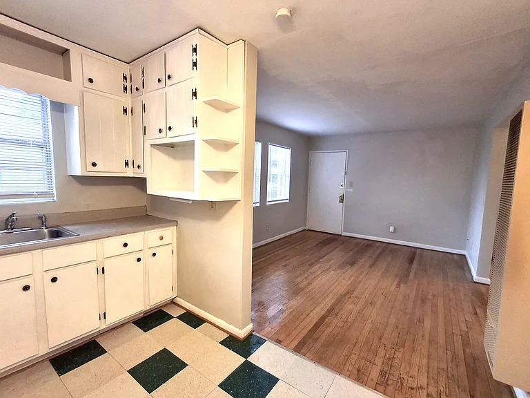 756 Greenwood Ave NE #3 — Photo 3