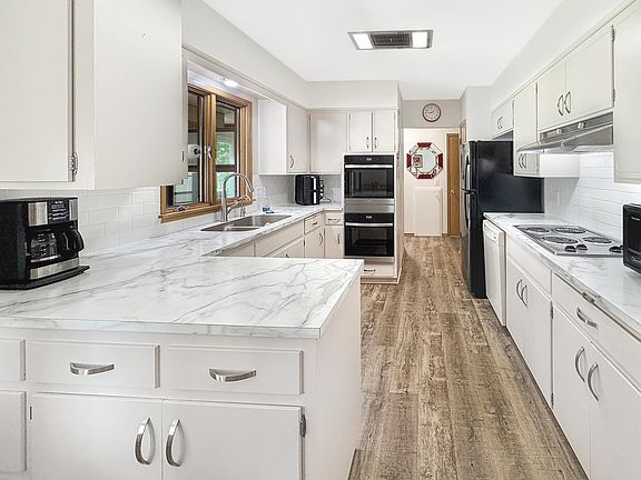 3rd image of 3064 Oak Ave