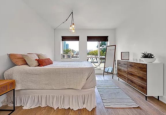 4th image of 5-27 51st Ave #4C
