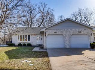 1400 Strawberry Hill Dr, Lockport, IL