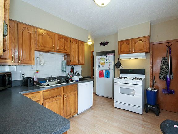 2nd image of 2813 Grand Ave S #2