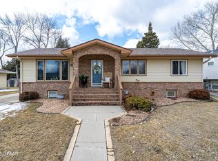 1410 Rider Rd, Grand Forks, ND 58201