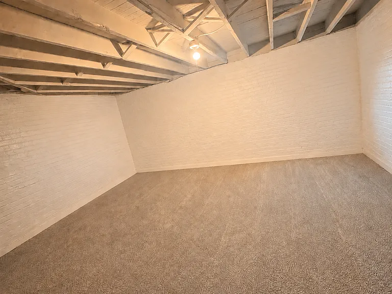 700 W Rollins St — Photo 11