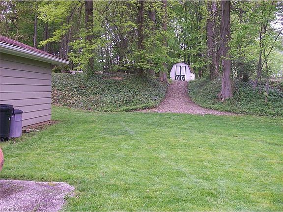 3rd image of 1956 Horseshoe Blvd