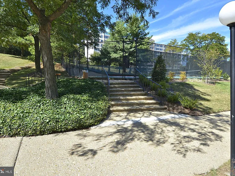 5500 Holmes Run Pkwy #210 — Photo 30