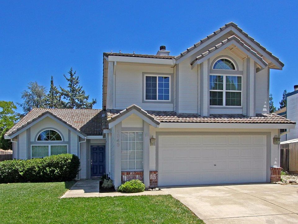 1st image of 1543 Blue Ln