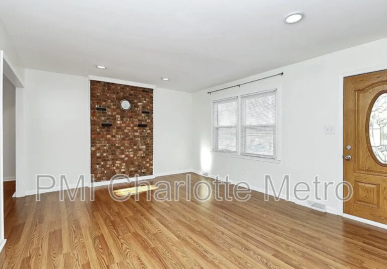 9916 Windrift Rd — Photo 5