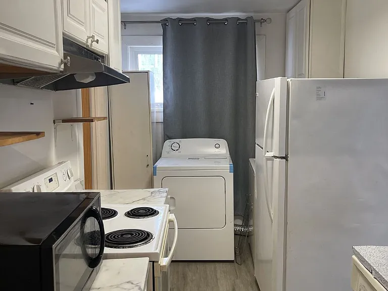 563 Union St #1 — Photo 8
