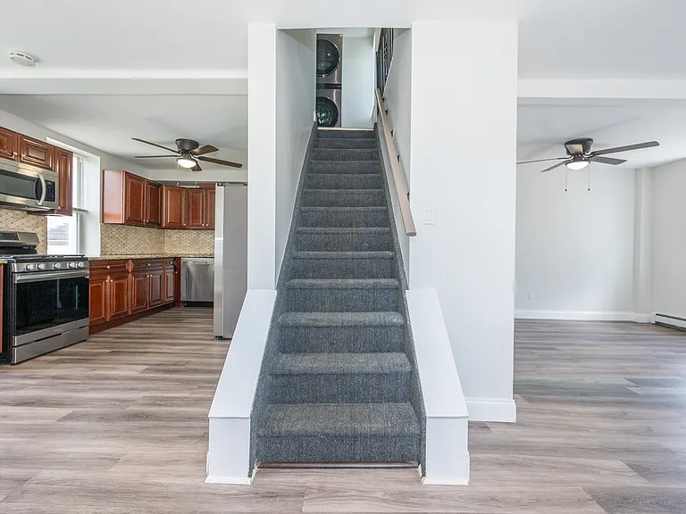 116 Lexington Ave — Photo 11