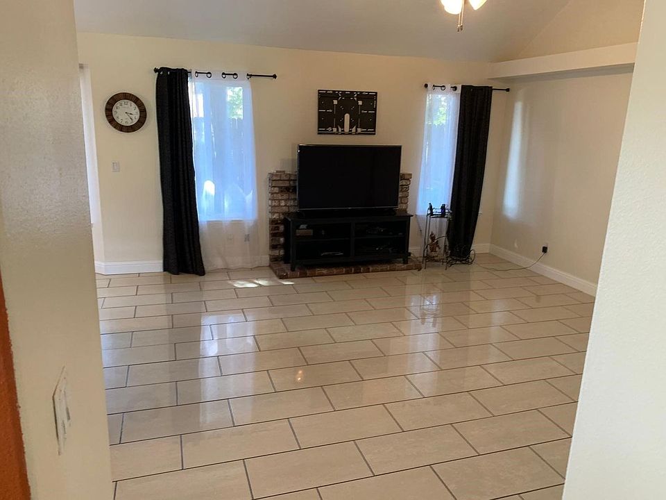 1st image of 2260 Mann Dr