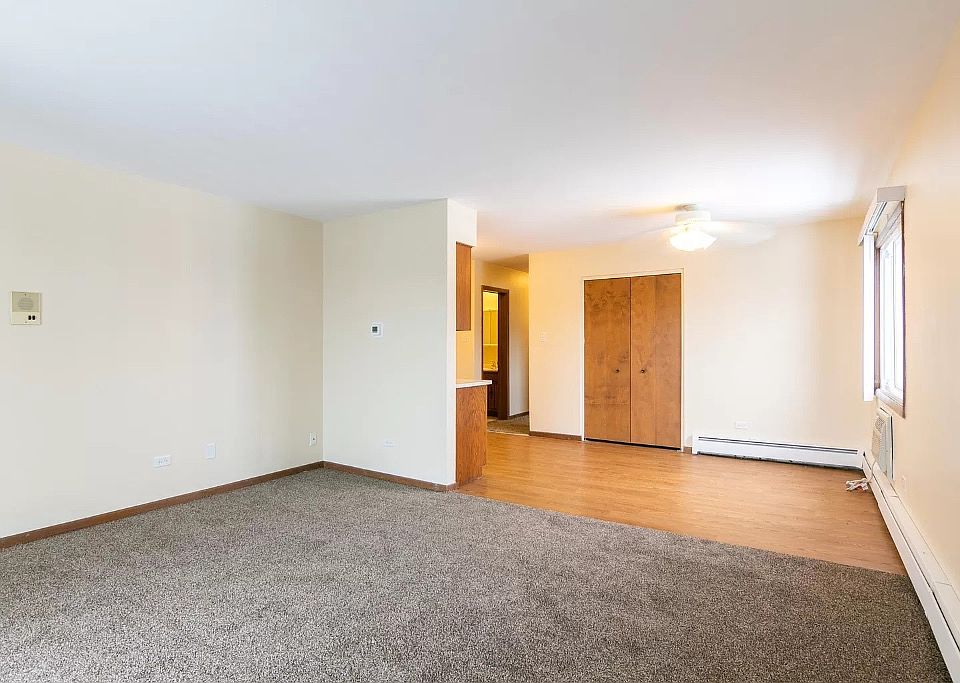 1st image of 16733 Forest Ave APT 2S