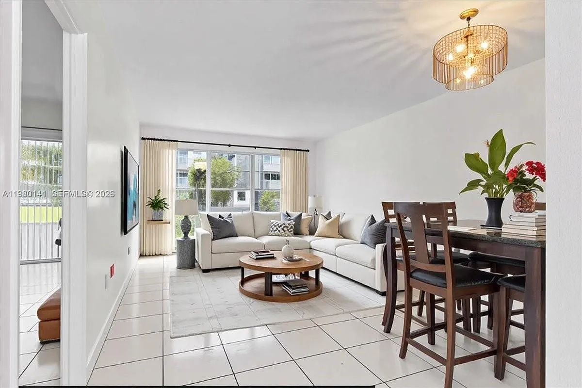 Sheridan Lakes Condo Apts — Photo 2