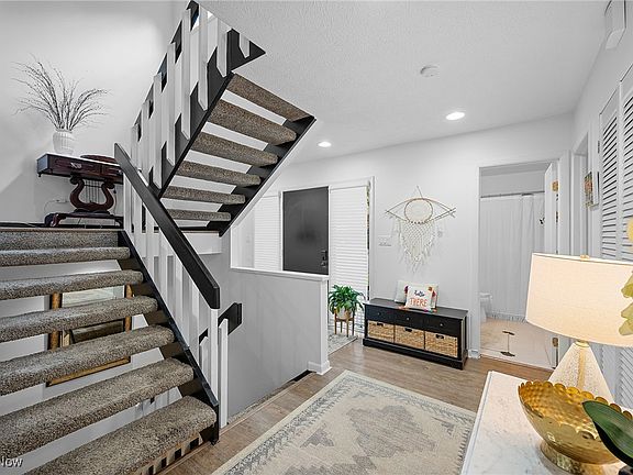 3rd image of 34 Oakshore Dr Unit 34