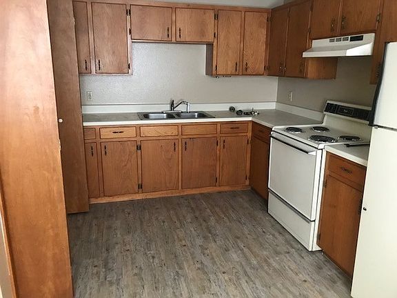 4th image of 921 W 15th Ln #A
