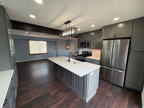 5th image of 3054 S Fraser St