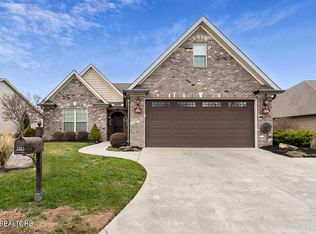 2241 Boulder Crest Ln, Sevierville, TN 37876