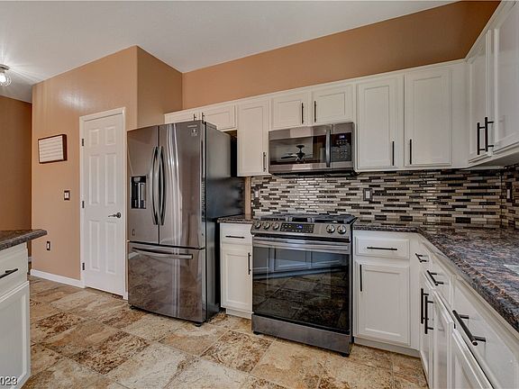 3rd image of 4036 Smokey Fog Ave #2