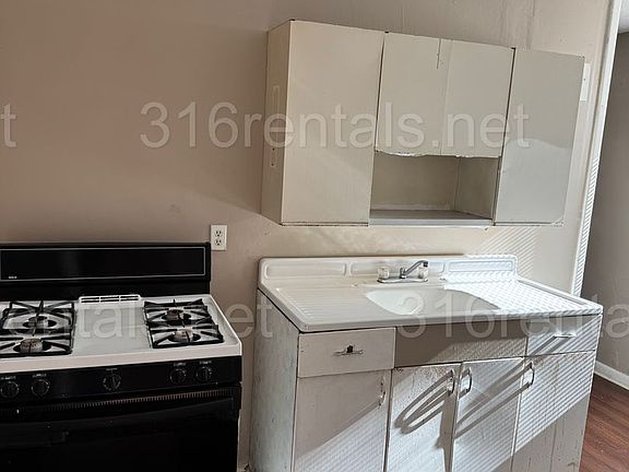 4th image of 509 N School St #23