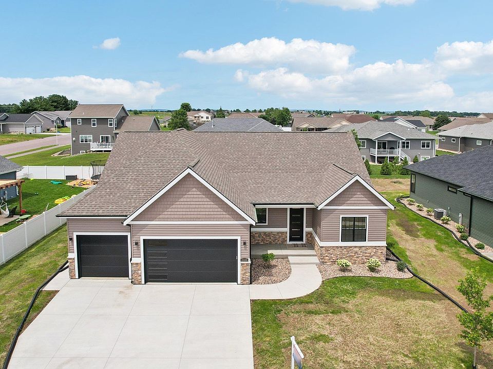 1st image of 232 Falcon Ct