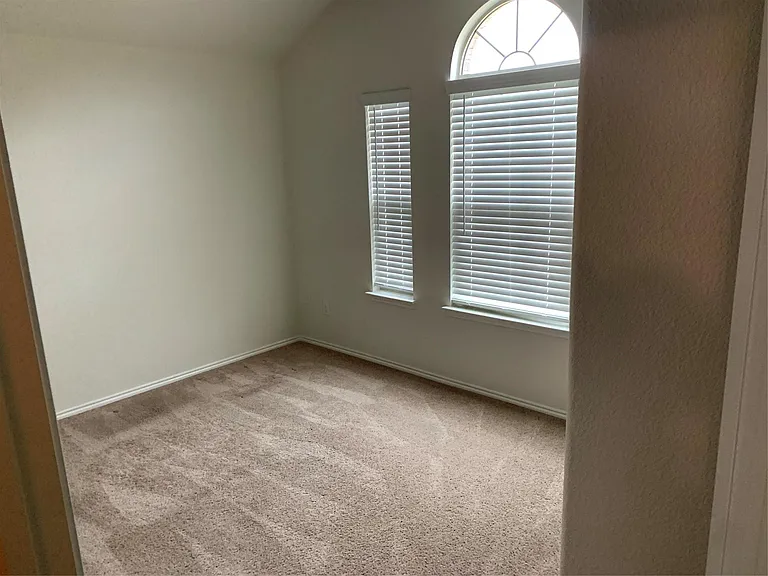 2444 Larimar Dr — Photo 22
