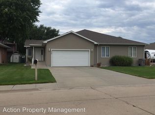 1704 Curtis St, Grand Island, NE 68803