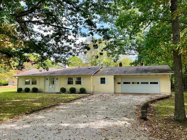 106 Rand Dr, Gambier, OH 43022