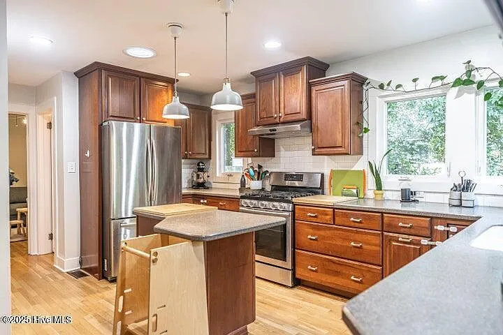 420 E Indiana Ave — Photo 8