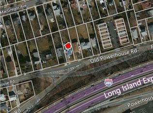 145 Powerhouse Rd, Roslyn Heights, NY 11577