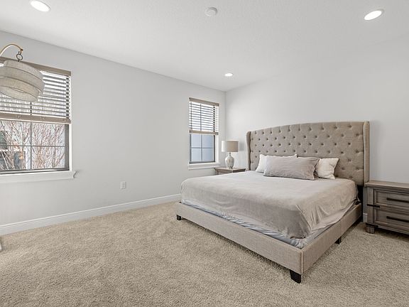 5th image of 505 N Manhattan Ave