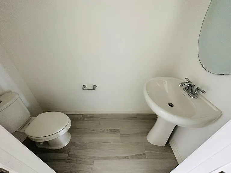 729 Benoi Dr — Photo 4
