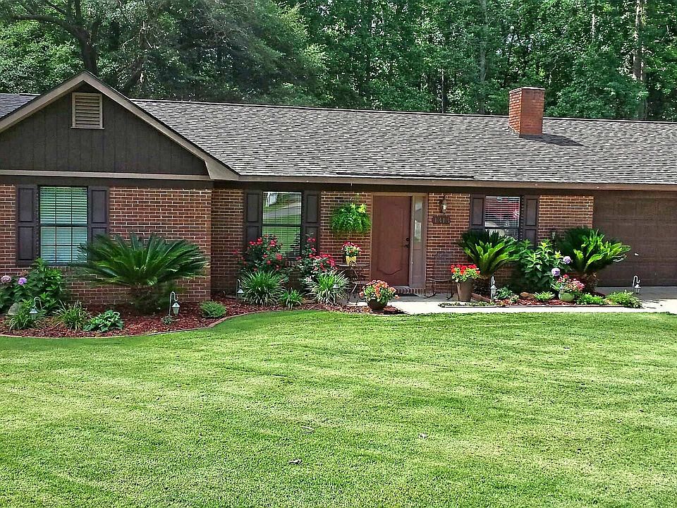 1st image of 1313 Woodlawn Cir