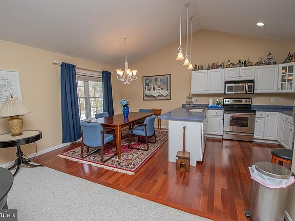 5th image of 134 Meadow Dr