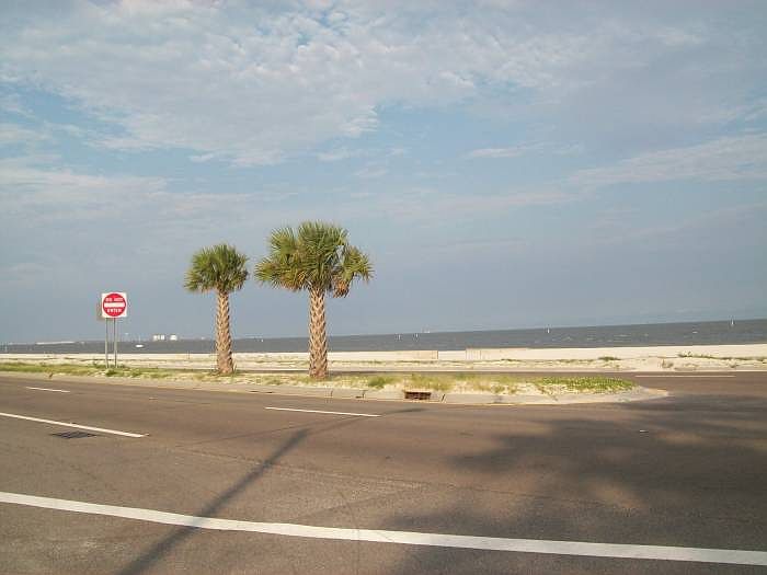  1 Blk from beach