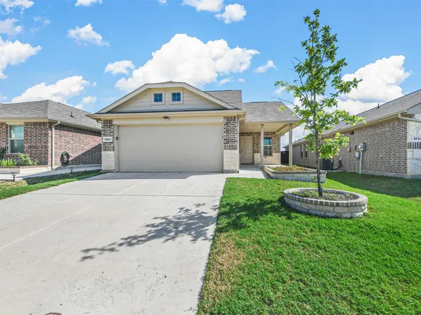 5800 Honey Creek St, Fort Worth, TX 76179